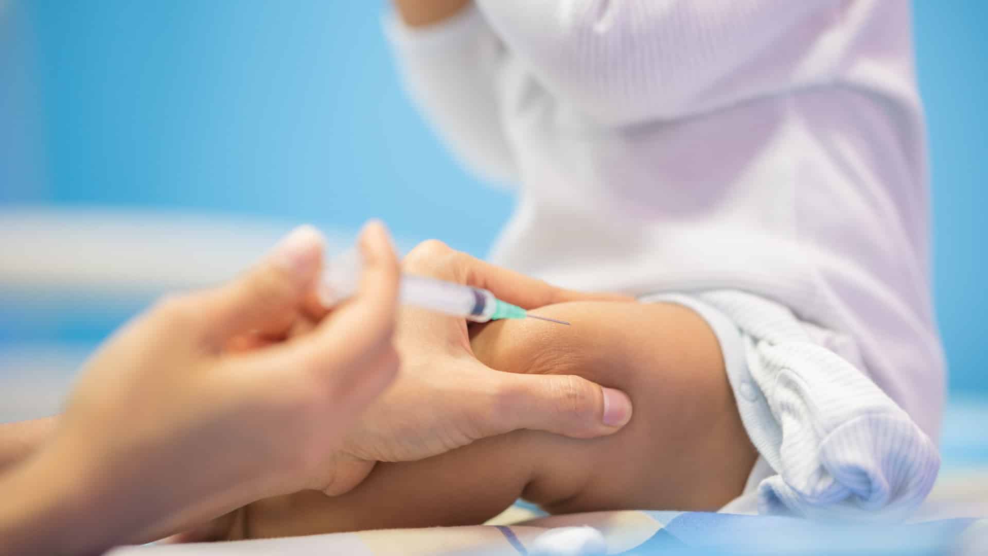 "Résultats robustes". Un pédiatre demande l'élargissement de la vaccination contre le VRS.