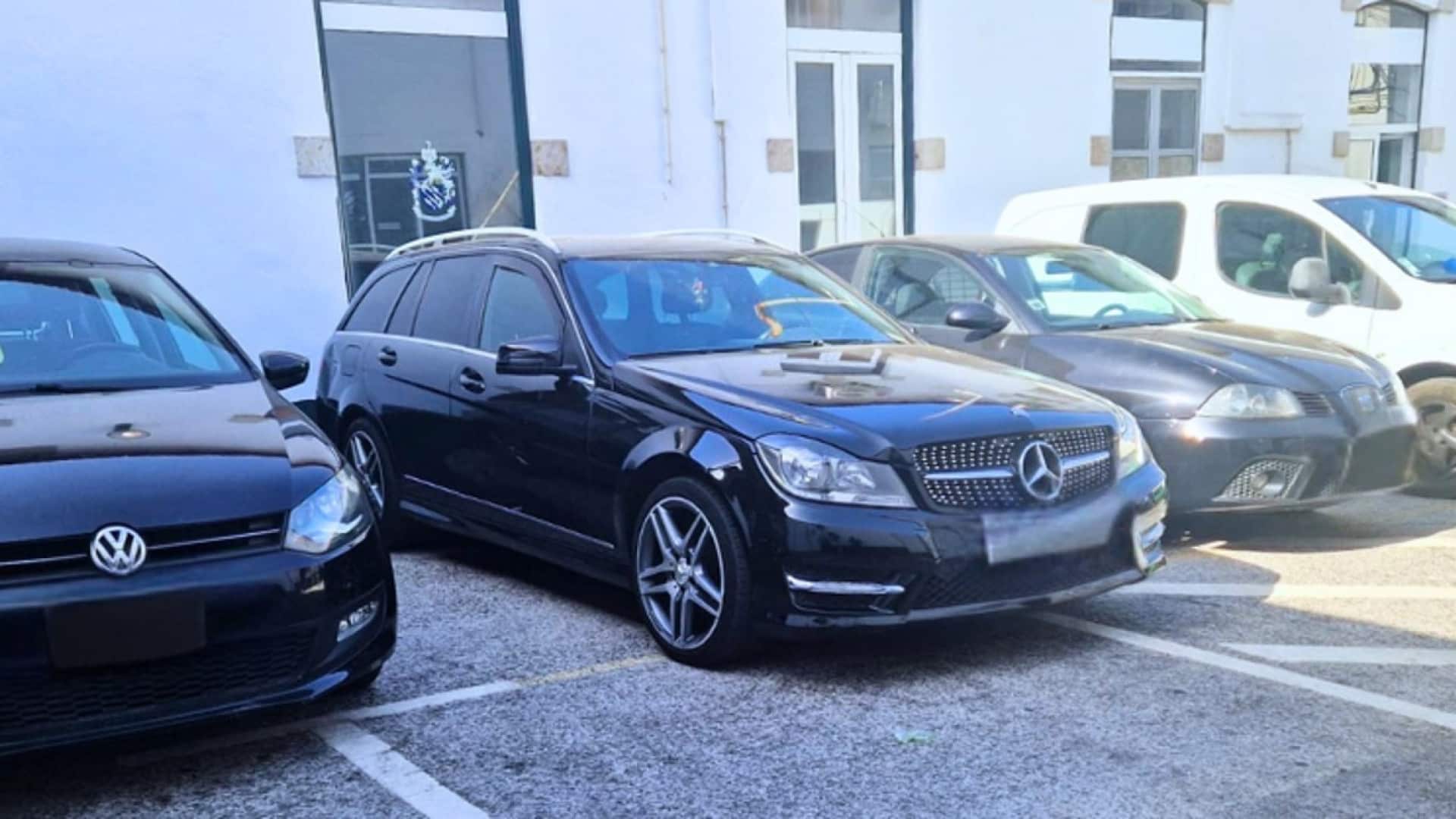 Sesimbra et Amadora. GNR arrête 2 individus soupçonnés de vols dans des véhicules