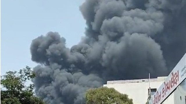 Boeing approfondit ses pertes en pré-marché après le crash d'un avion en Inde