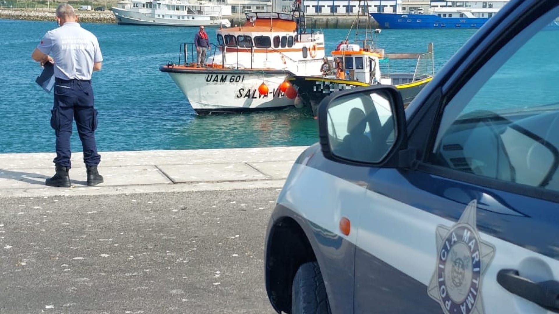 Un bateau est sans propulsion au large de Berlenga. 2 membres d'équipage secourus.