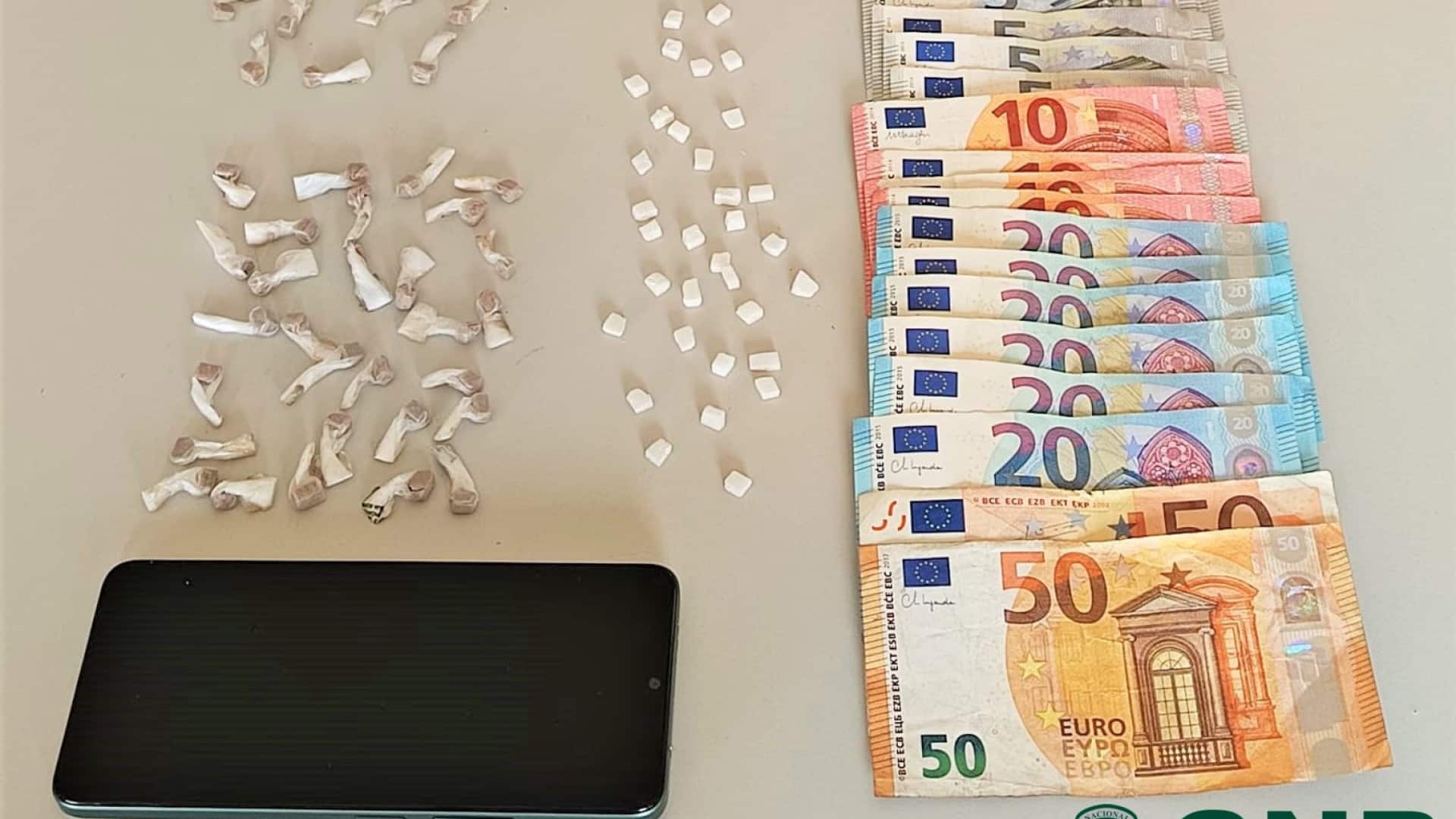 Un homme arrêté pour trafic à Felgueiras. 80 doses d'héroïne saisies.