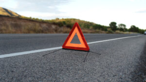Un homme meurt après une sortie de route d'une voiture à Fajões, Oliveira de Azeméis.