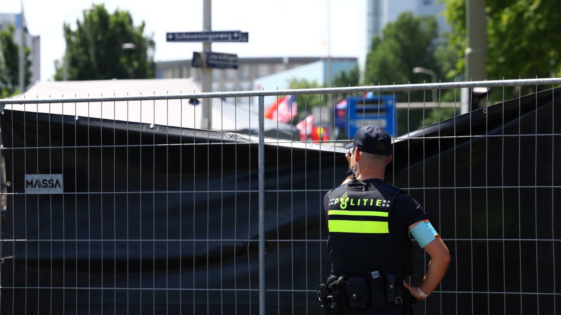 Un Portugais poignardé à Rotterdam. La victime et trois autres hommes ont été arrêtés.