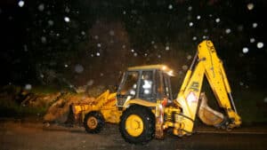 Amadora poursuit la démolition de 22 constructions illégales sur la Route Militaire.