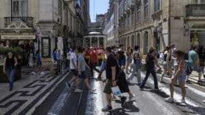 Association d'immigrants alerte sur un "effondrement économique" et un "recul".