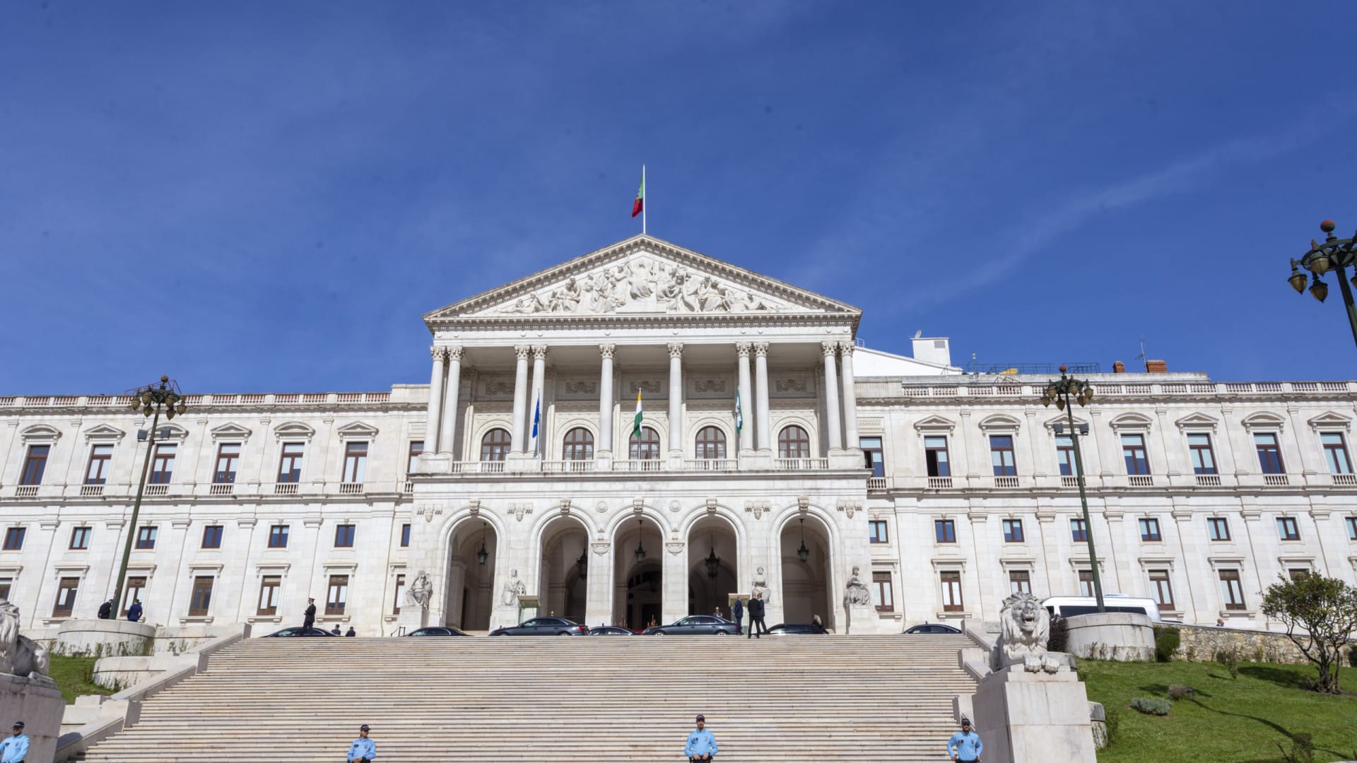 AU MINUTE : Le débat sur la Loi de la Nationalité a déjà commencé