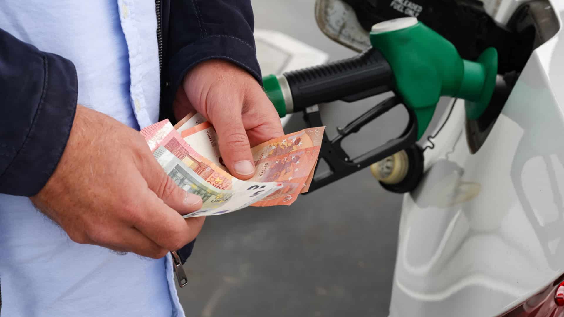 Bonnes nouvelles ! Les prix des carburants vont baisser la semaine prochaine.