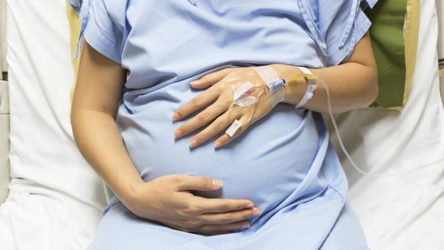 Chaos au SNS et à l'INEM. Des femmes enceintes ont perdu leurs bébés après une attente de 5 heures.
