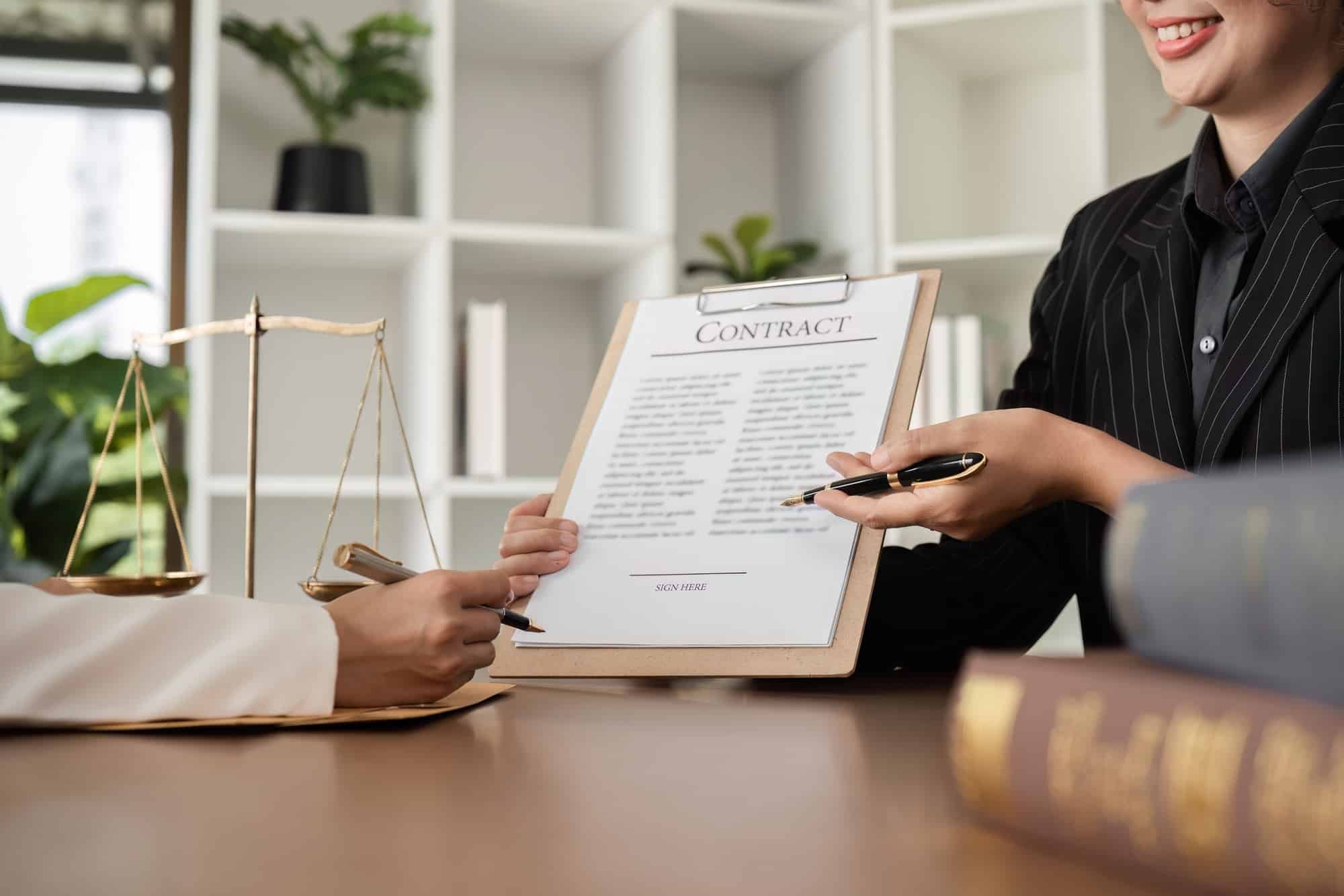close up, Lawyer and businesswomen discussing and introducing Providing legal advice regarding