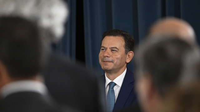 Gouvernement réitère son souhait de modifier la loi sur la grève : l'objectif et les réactions