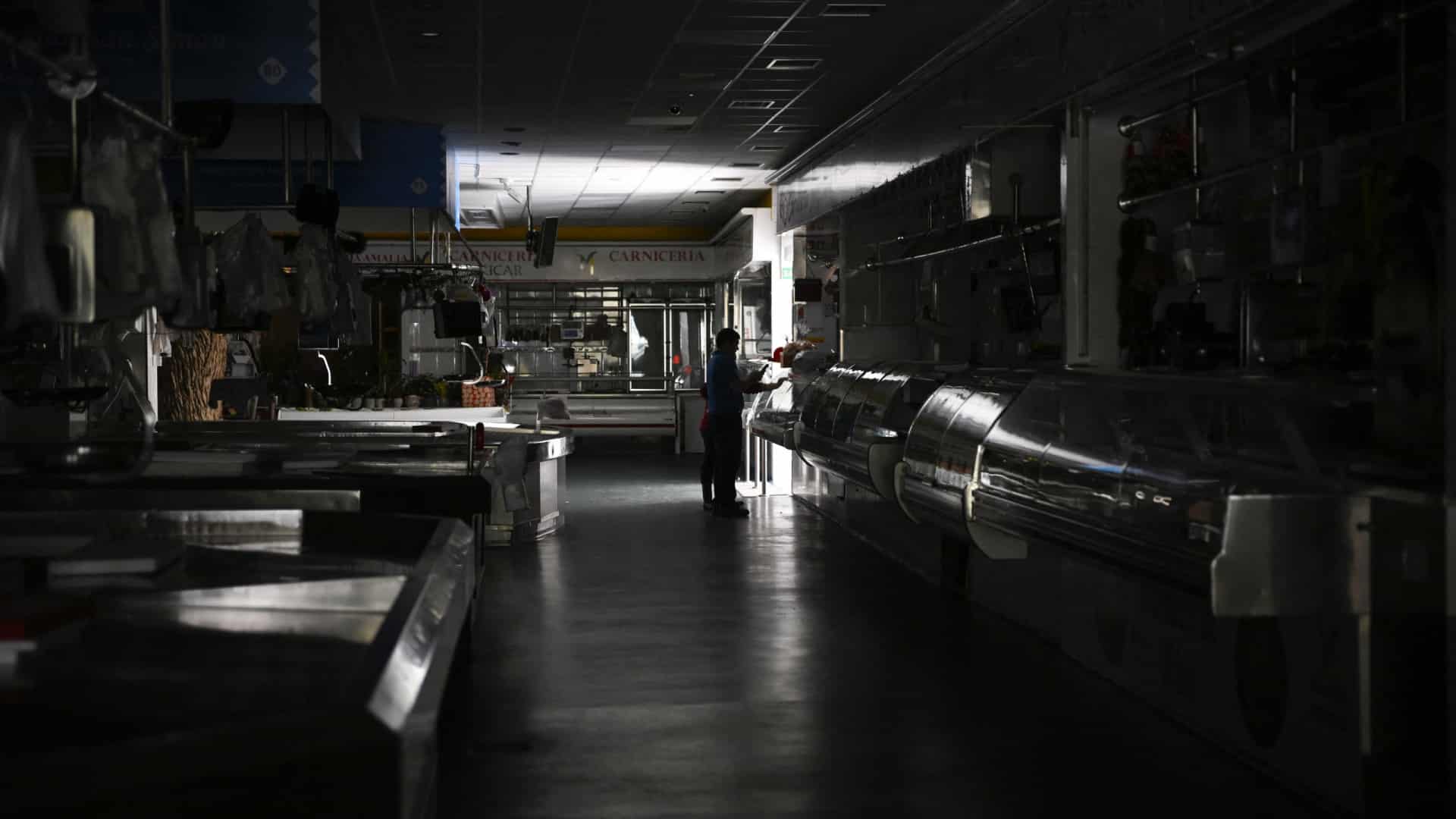 Coupure de courant ? Une étude parle d'un "problème systémique de contrôle de tension".