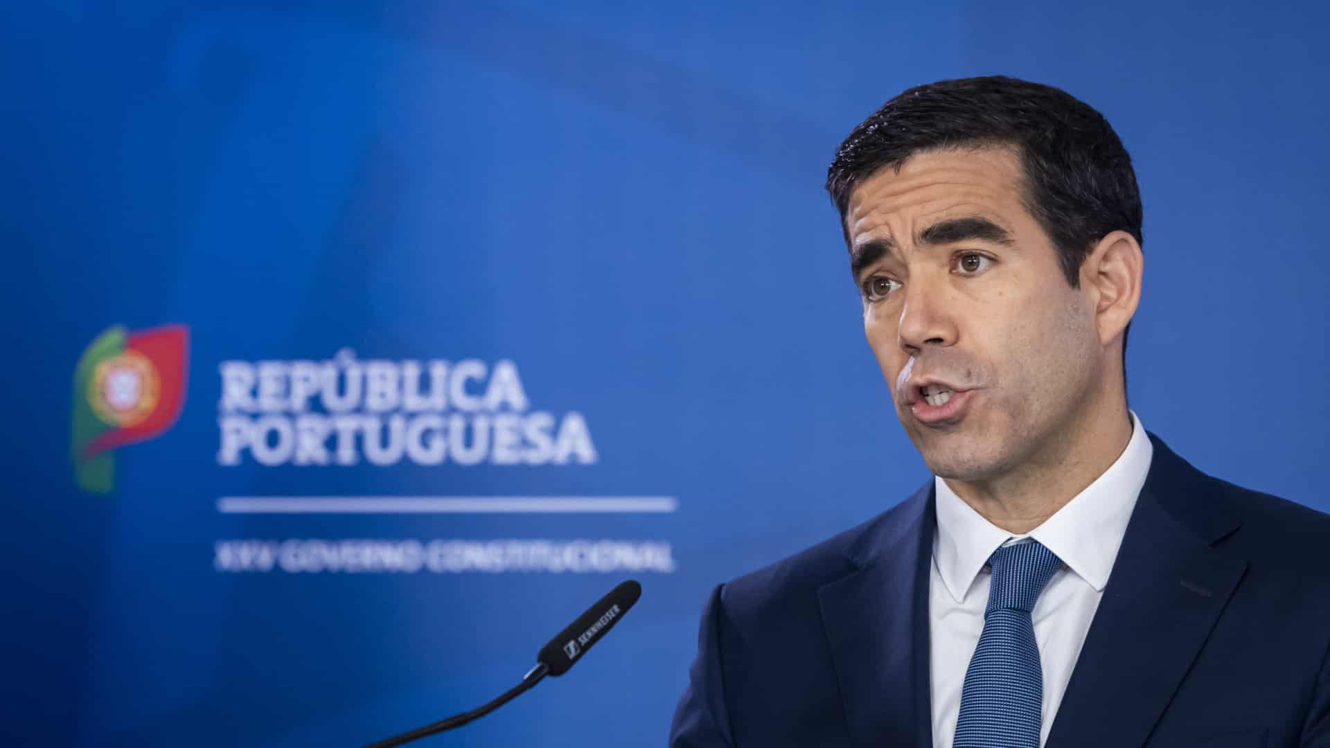 CPLP ? Le gouvernement défend : les changements dans l'immigration donnent un traitement "plus digne".