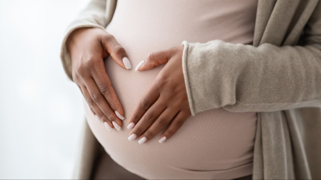 Sem urgências no Barreiro, grávida tem bebé no carro a caminho de Almada