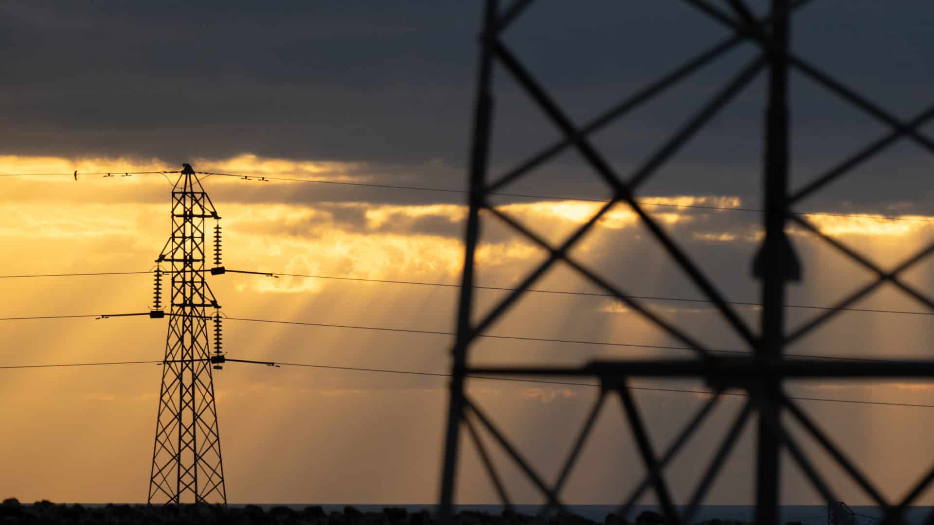 Des experts identifient une cause inédite pour la panne : augmentation de tension en cascade