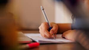 "Difficultés techniques" : Notes des examens de 9e année seulement mercredi.