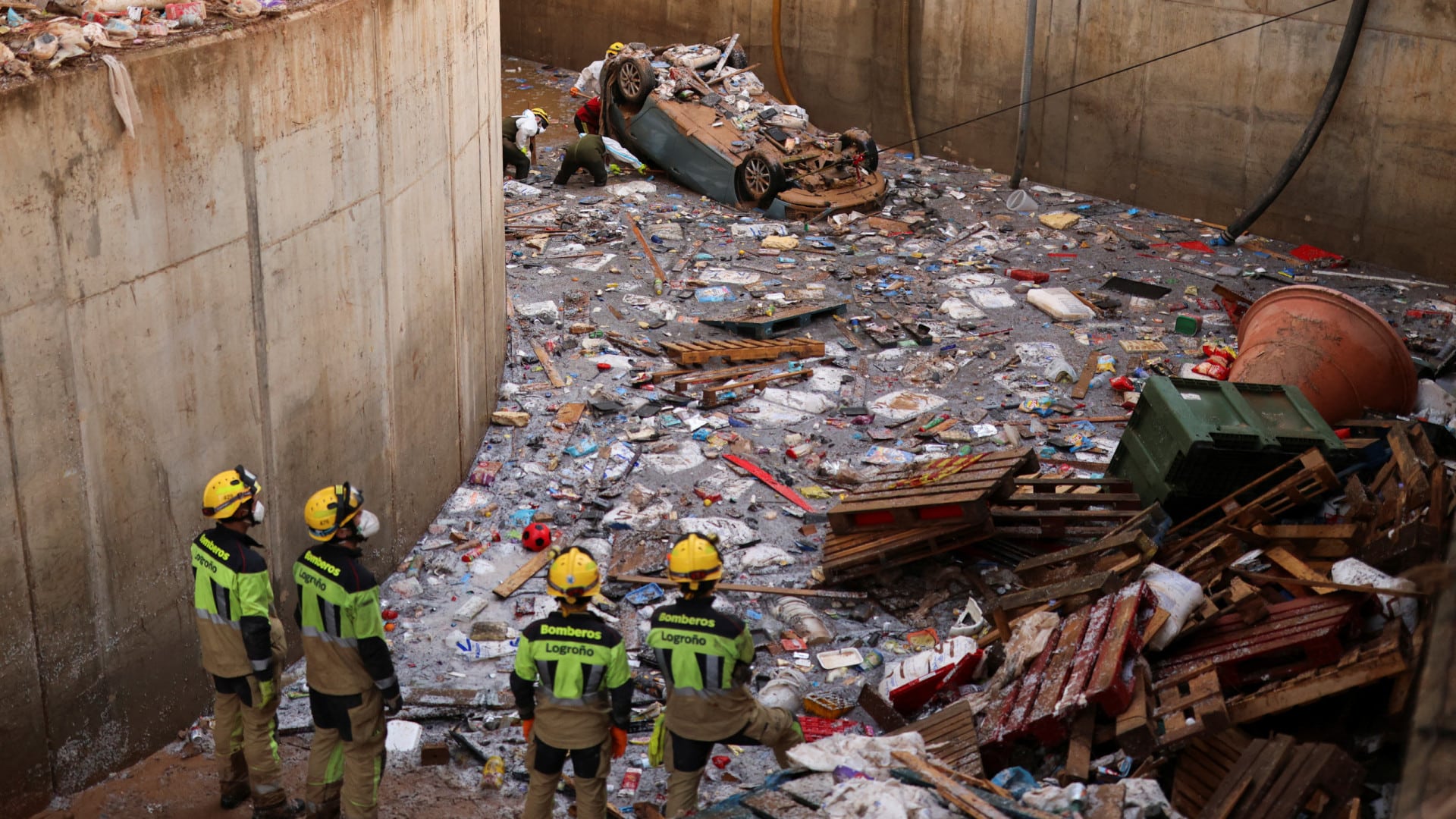 Entreprise portugaise restaure le patrimoine détruit par les inondations à Valence.