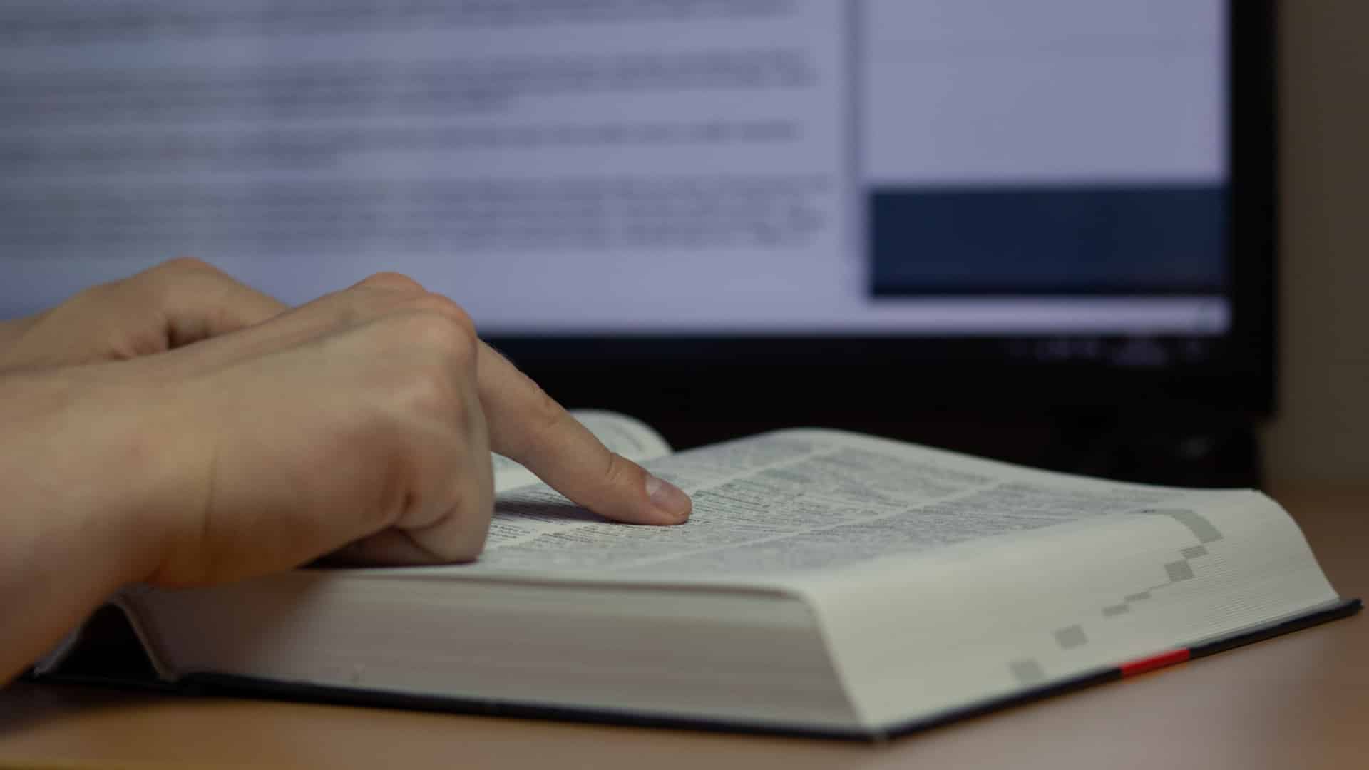 Filipe Guerra, traducteur primé des grandes œuvres russes, est mort.