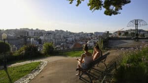 Il pourrait pleuvoir samedi et dimanche, mais la semaine aura un temps "normal pour la saison".