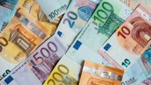 Il y a 180 avantages fiscaux avec une dépense supérieure à un million d'euros.