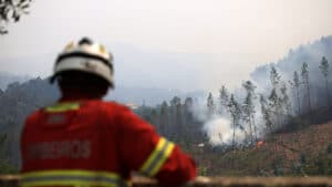 Incendies : Les flammes menacent à nouveau d'entrer dans Castelo de Paiva.