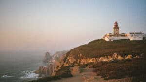 Jeune de 22 ans secouru au Cap de Roca. Il serait tombé du belvédère.