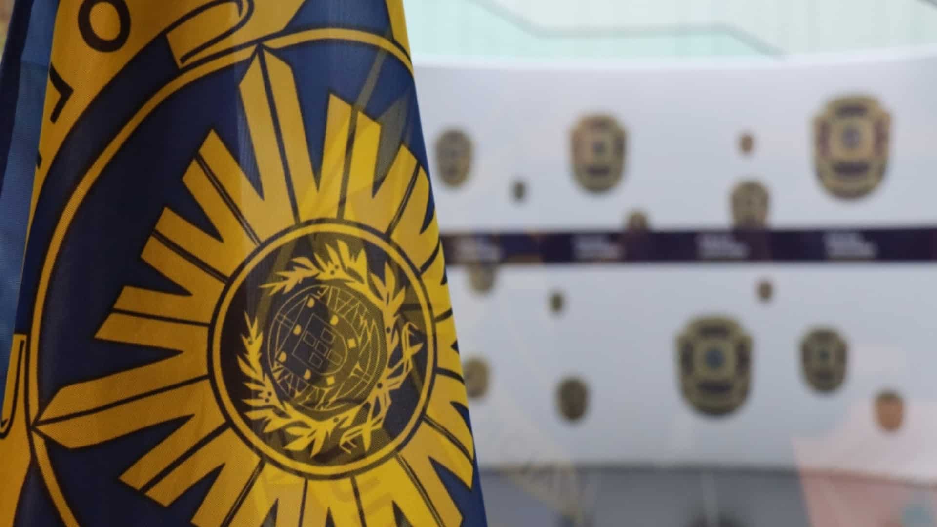 Jeune femme arrêtée pour avoir introduit de la drogue dans l'établissement pénitentiaire de Porto.