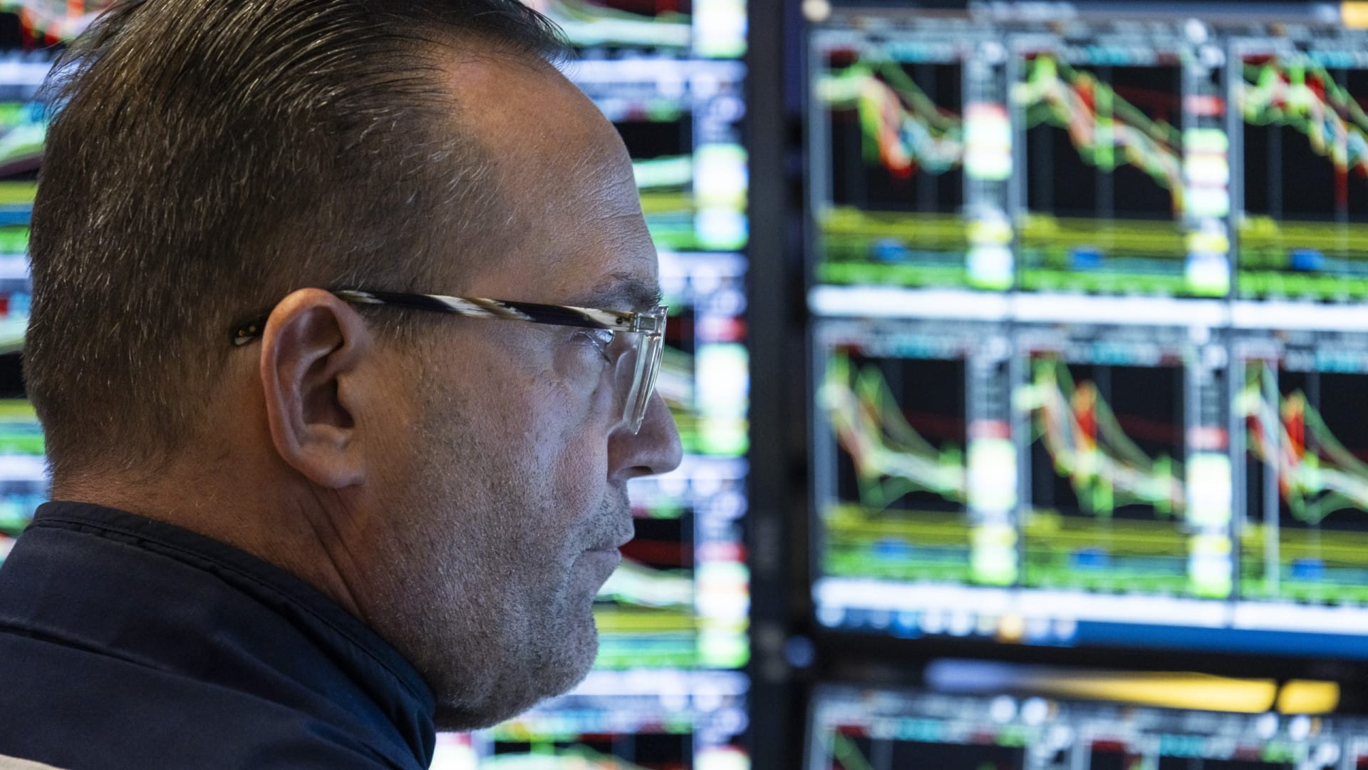 La Bourse de Wall Street ouvre mitigée après des records la veille.