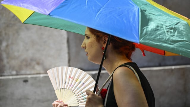 La chaleur est là pour rester ? L'alerte orange restera en vigueur jusqu'à tard mercredi.