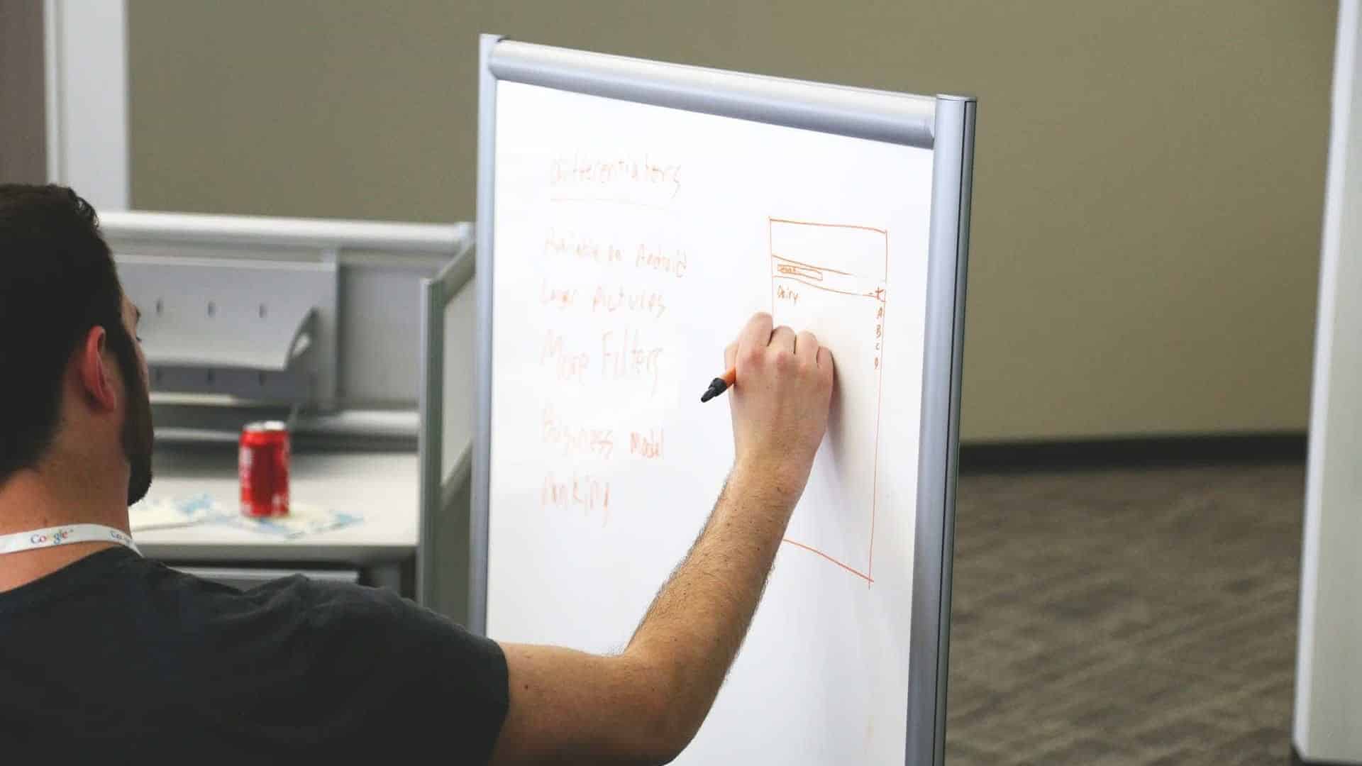 La FNE défend la création d'une Carte de Professeur et davantage de réductions fiscales