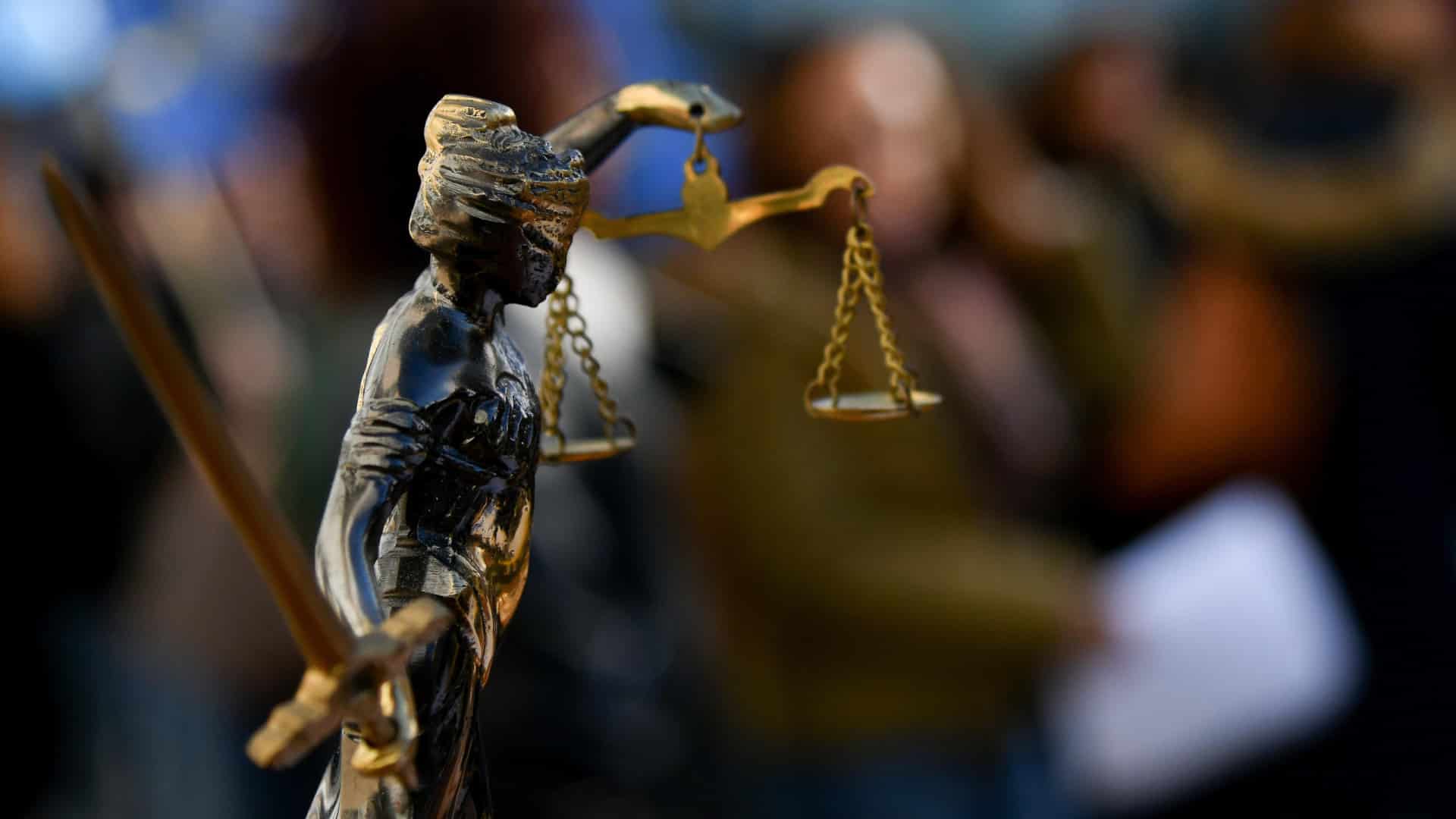 La grève des procureurs paralyse les tribunaux et annule les procès.