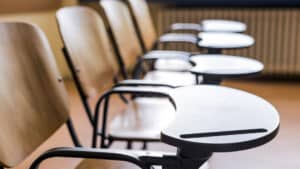La majorité des diplômés du professionnel sans emploi dans le domaine et dans la région