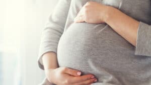 La majorité des grossesses avec des anomalies congénitales ont abouti à des naissances vivantes.