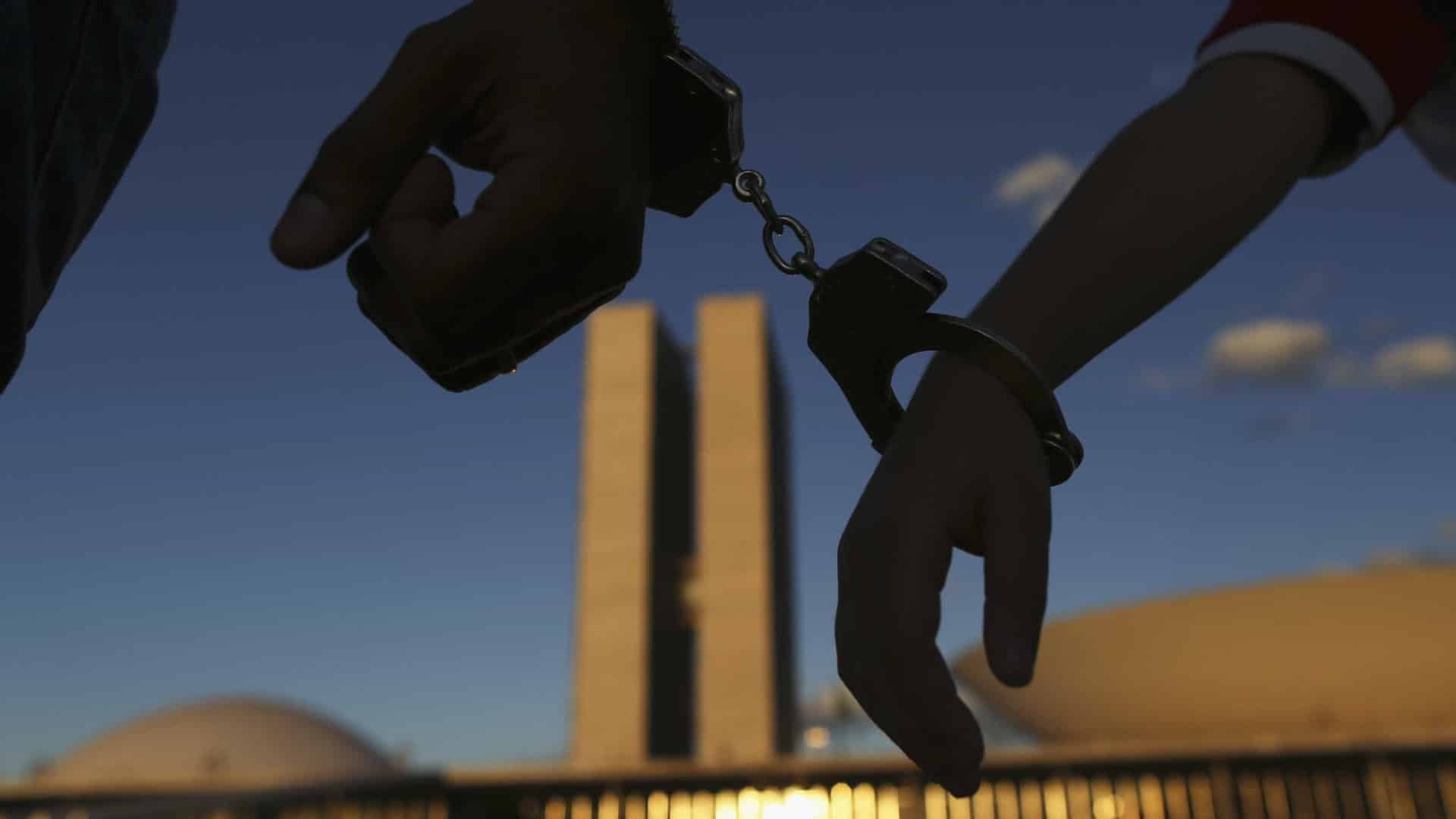 La PJ attrape un trafiquant à Vila Real avec de la drogue et 10 000 euros en espèces.