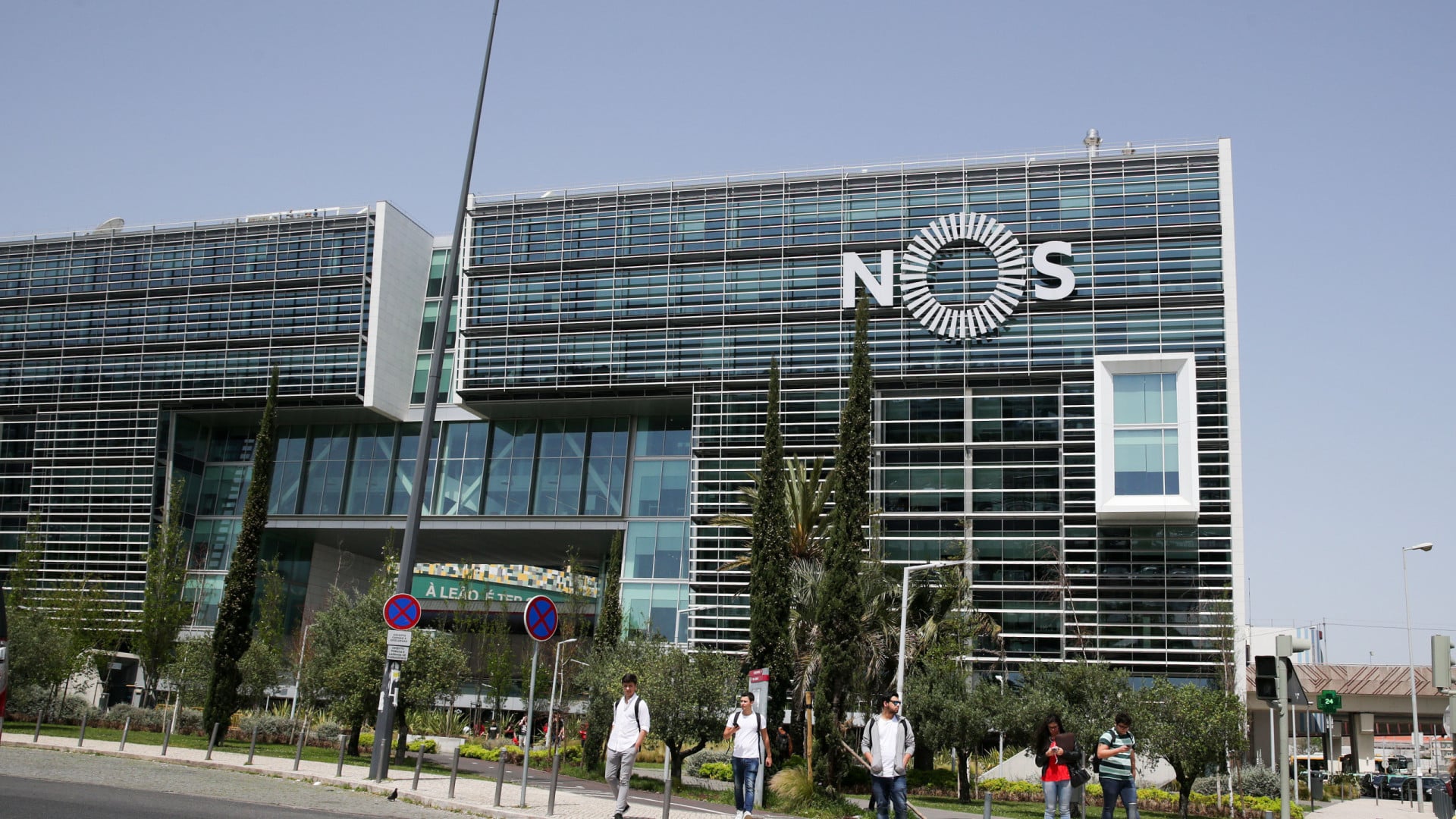 Le bénéfice de NOS recule de 21 % jusqu'en juin à 116,8 millions.