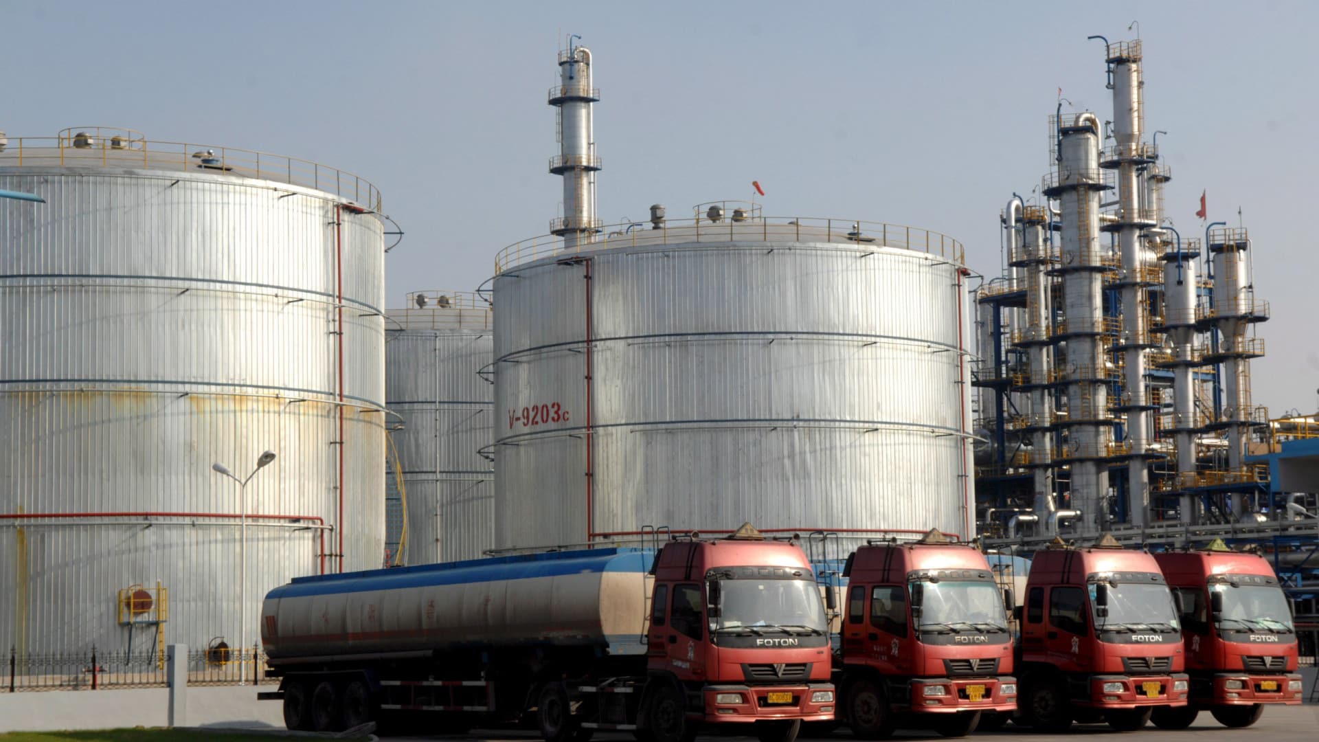 Le cours du Brent pour livraison en septembre baisse de 2,21% à 68,64 dollars.