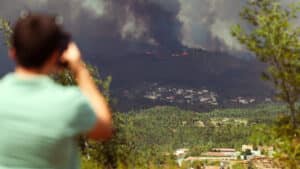 Le feu qui a avancé de Penafiel vers Gondomar a atteint un camion de pompiers.