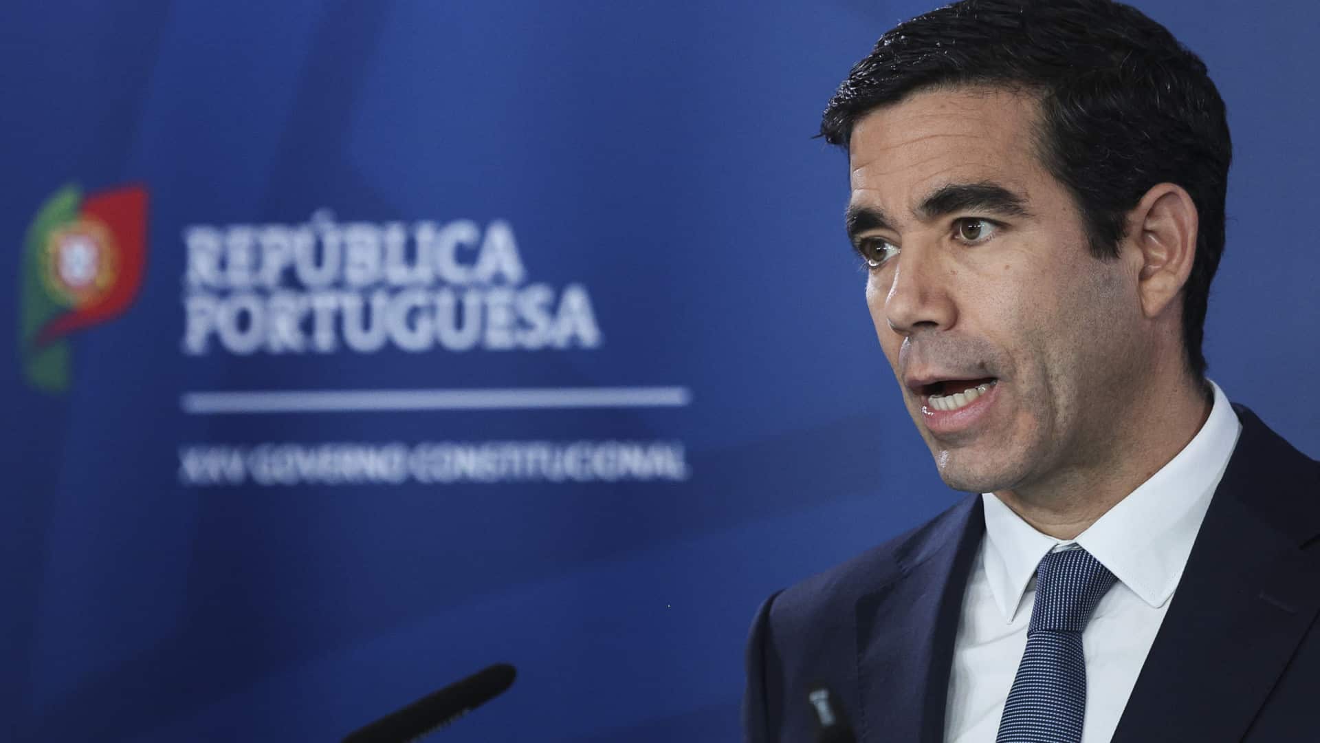 Le gouvernement veut supprimer l'éventail salarial d'incitation pour augmenter les salaires.