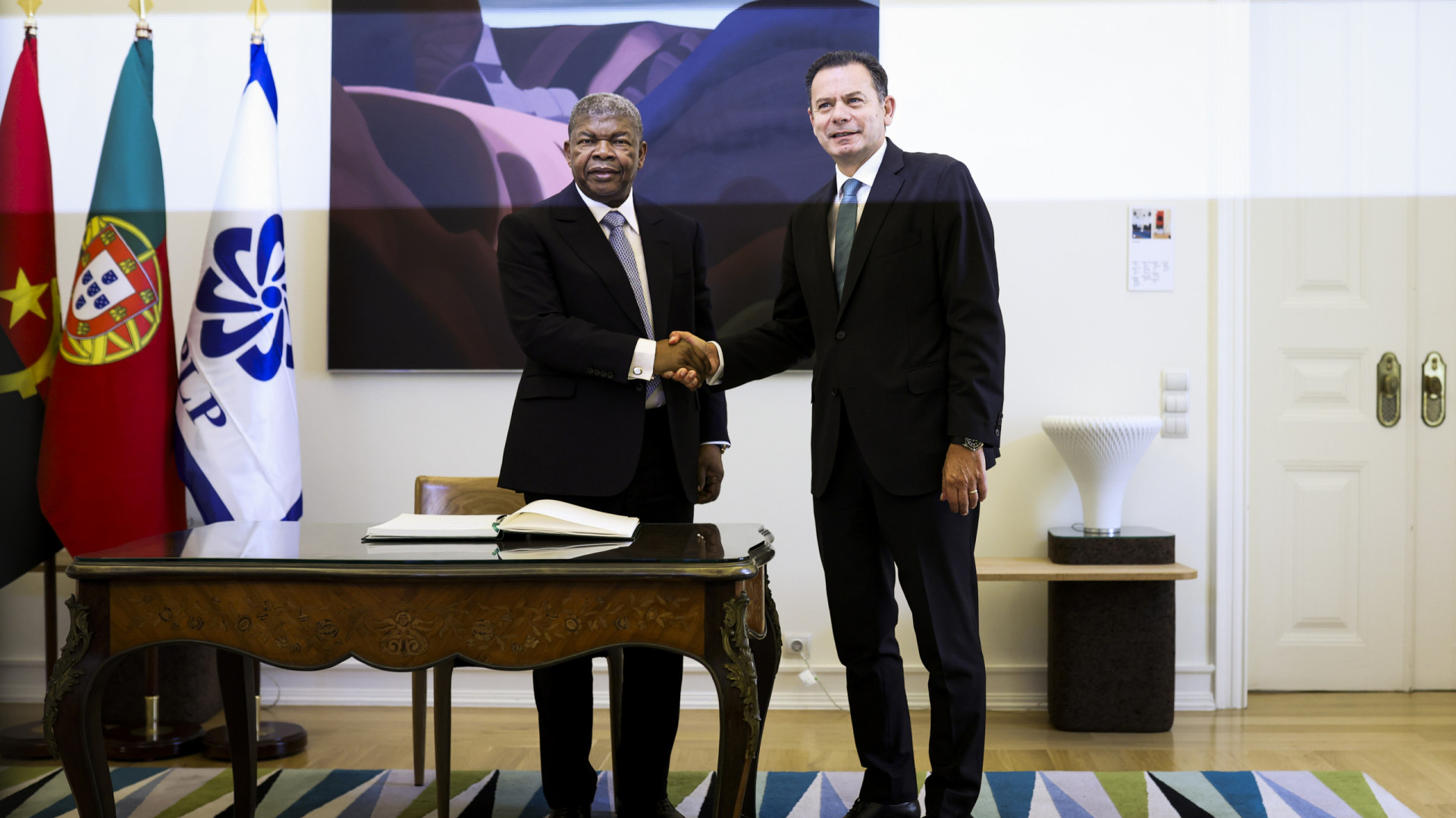 Le Monténégro promet de "continuer à créer des conditions préférentielles" pour les Angolais.