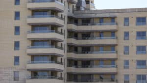 Le prix médian de l'habitation augmente de 10,3 % pour atteindre 1 777 euros/m2.