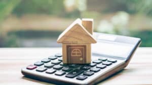 Le revenu médian du logement augmente de 10,5 % pour atteindre 7,97 euros/m² en 2024.