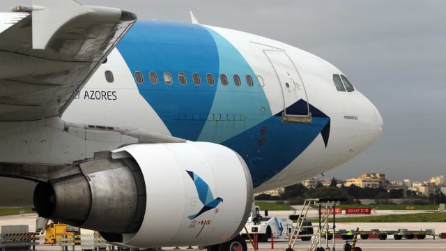 Le suspect de fausse menace de bombe dans un vol voulait "faire une blague" à un ami.