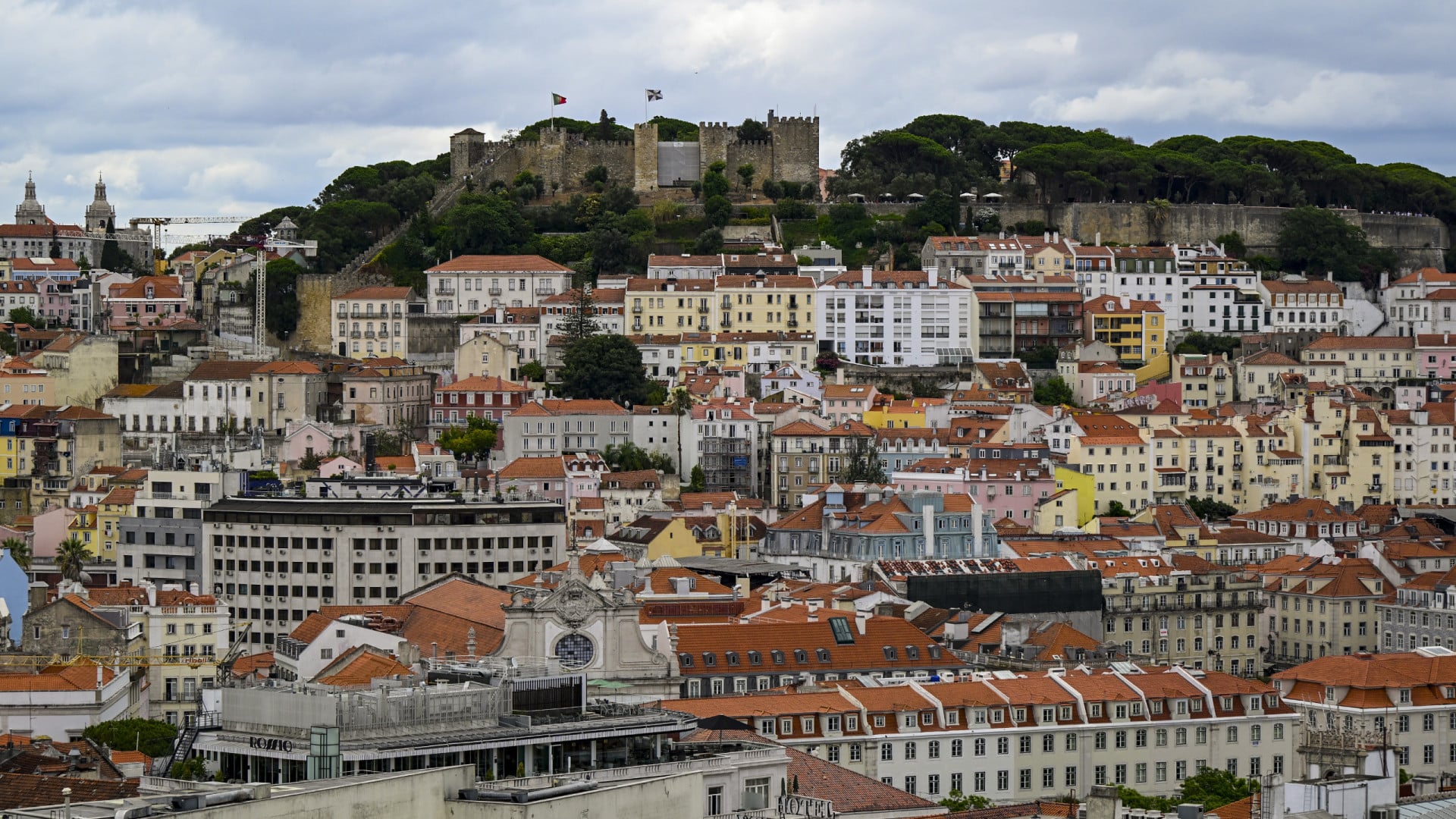 Le taux d'intérêt implicite dans les prêts au logement baisse à 3,479 % en juin.
