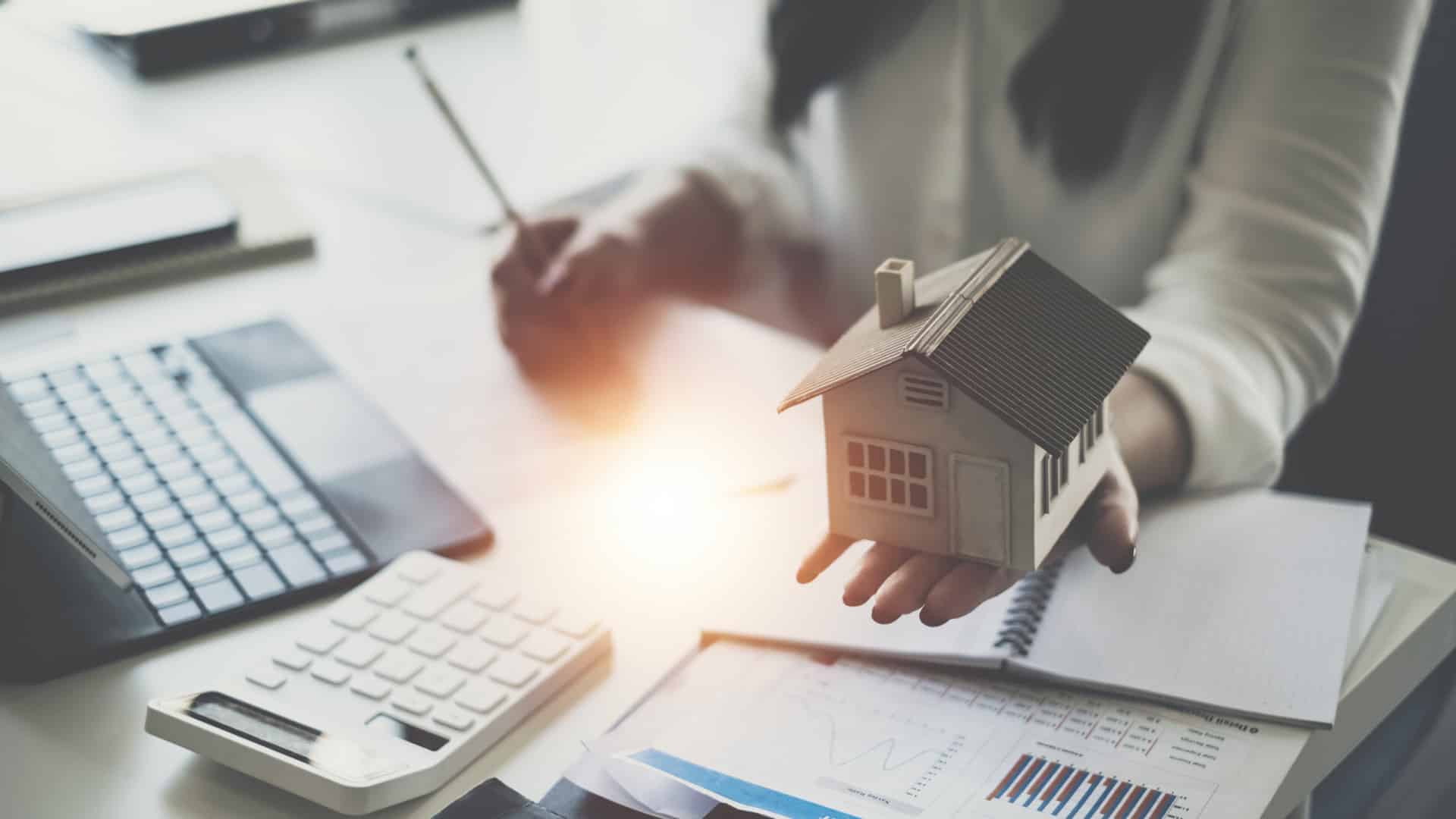 Le volume d'affaires des services augmente grâce aux activités immobilières.