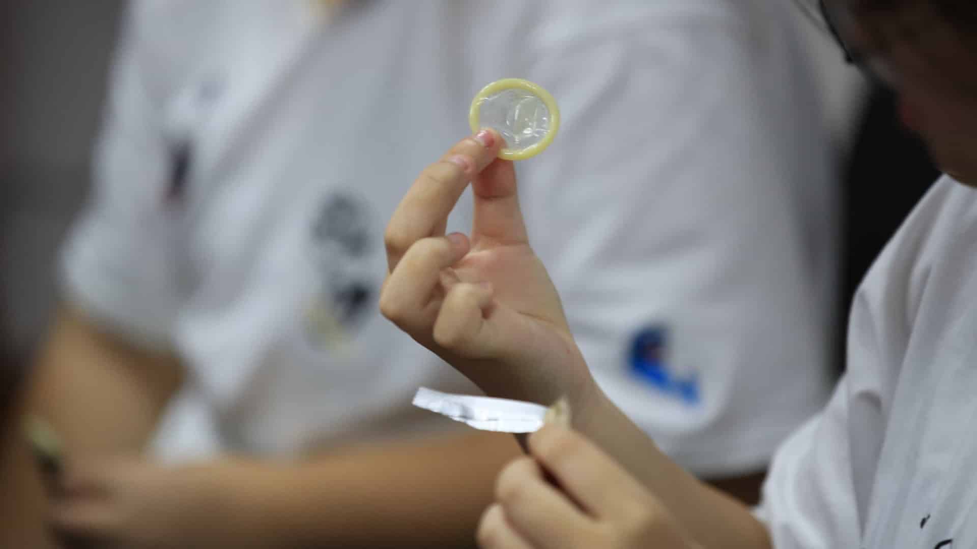 L'éducation sexuelle est essentielle pour prévenir les comportements à risque.