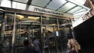 Les bénéfices de JP Morgan diminuent de 6,1 % au 1er trimestre à 25,3 milliards.