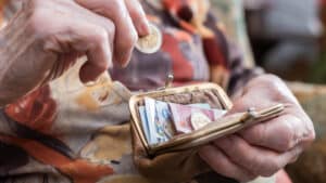 Les contributions aux fonds de pension augmentent de 47 % pour atteindre 672 millions.