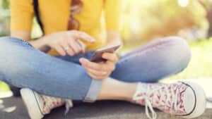 Les jeunes consacrent seulement 30 minutes par jour à consulter les actualités.