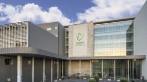 L'hôpital a-t-il engagé une entreprise privée du directeur de service ? L'OM veut savoir.