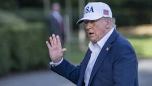 L'Union européenne ne bénéficiera pas de tarifs inférieurs à 15 %, affirme Trump.