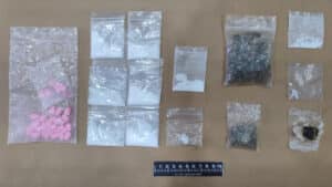 Mais 1 arrêté pour trafic au Boom avec de la drogue et des centaines d'euros et de dollars